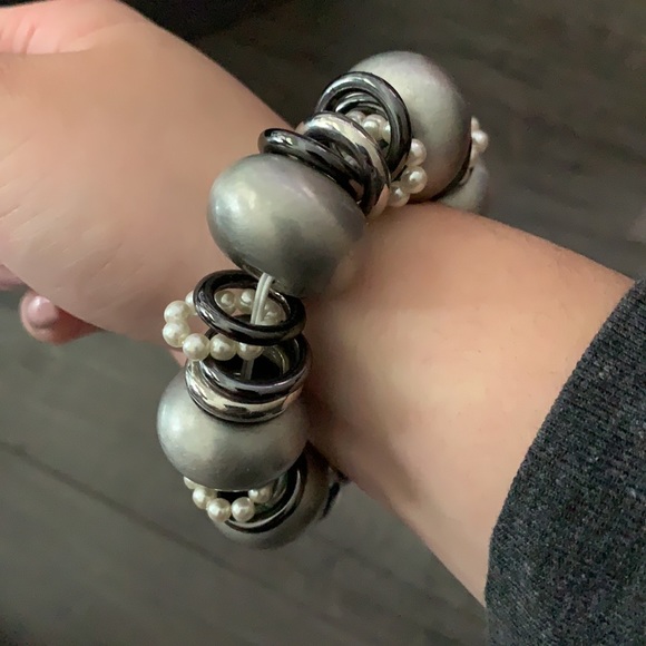 Jewelry Lot 5 bracelets - Picture 5 of 7